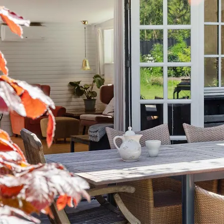 Spacious Summer House With Pool, Vejby