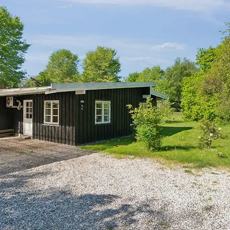 Spacious Summer House With Pool, Vejby