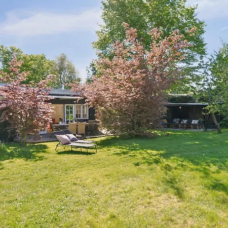 Spacious Summer House With Pool, Vejby