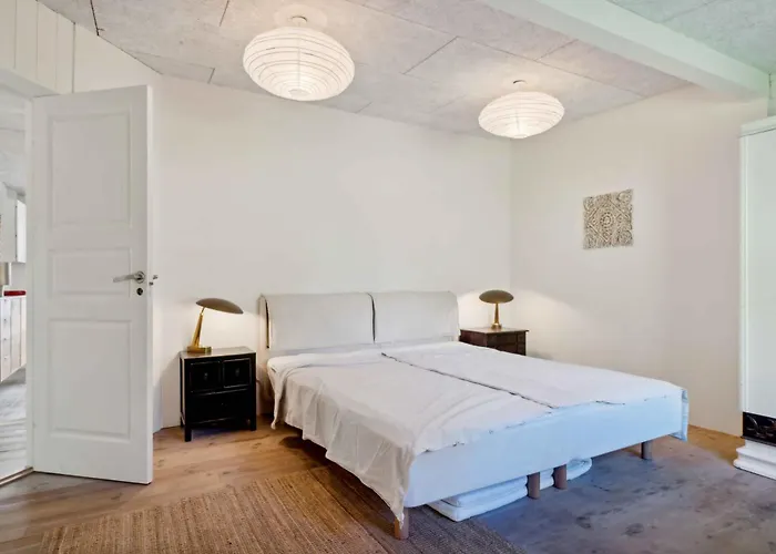 Spacious Summer House With Pool * Vejby