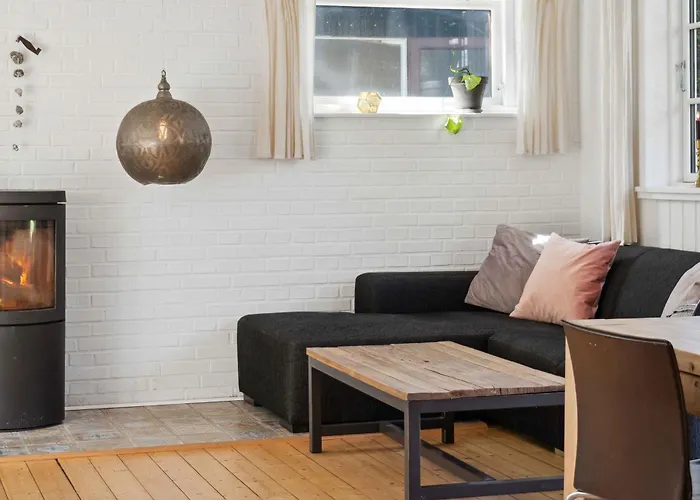 Ferienhaus Spacious Summer House With Pool