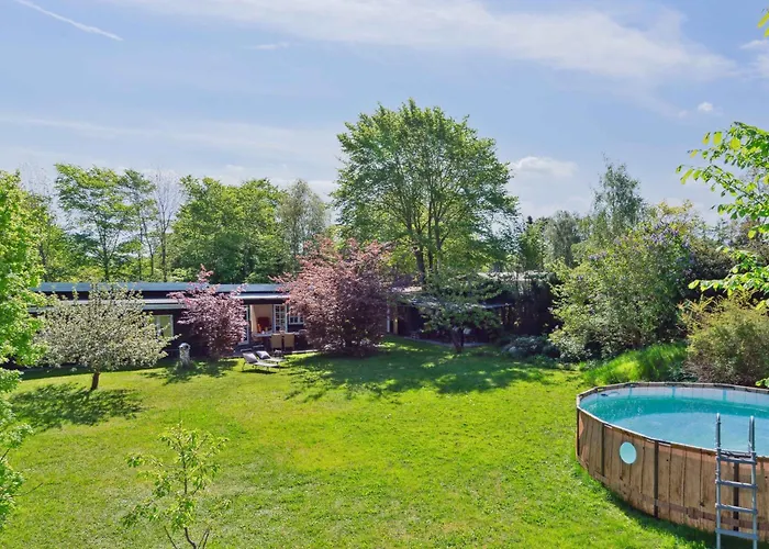 Hébergement de vacances Spacious Summer House With Pool Vejby